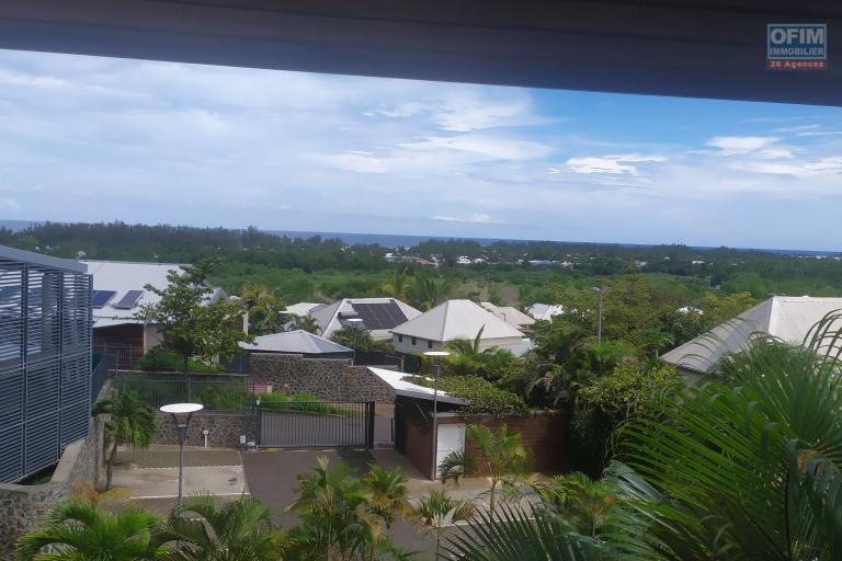 A LOUER APPARTEMENT F3 DUPLEX DE 83 M2 AVEC VUE MER A LA SALINE LES BAINS