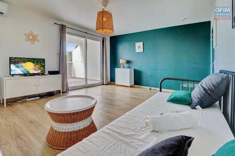 A LOUER APPARTEMENT F2 MEUBLE DE 50 M2 PROCHE DES PLAGES LA SALINE LES BAINS