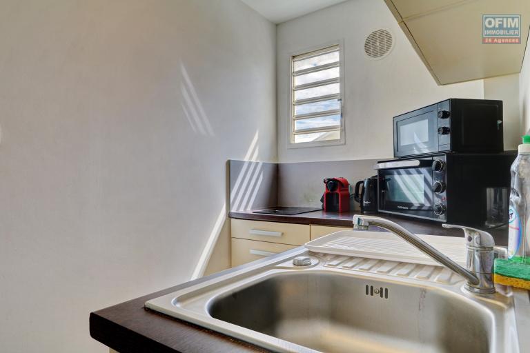 A LOUER APPARTEMENT F2 MEUBLE DE 50 M2 PROCHE DES PLAGES LA SALINE LES BAINS