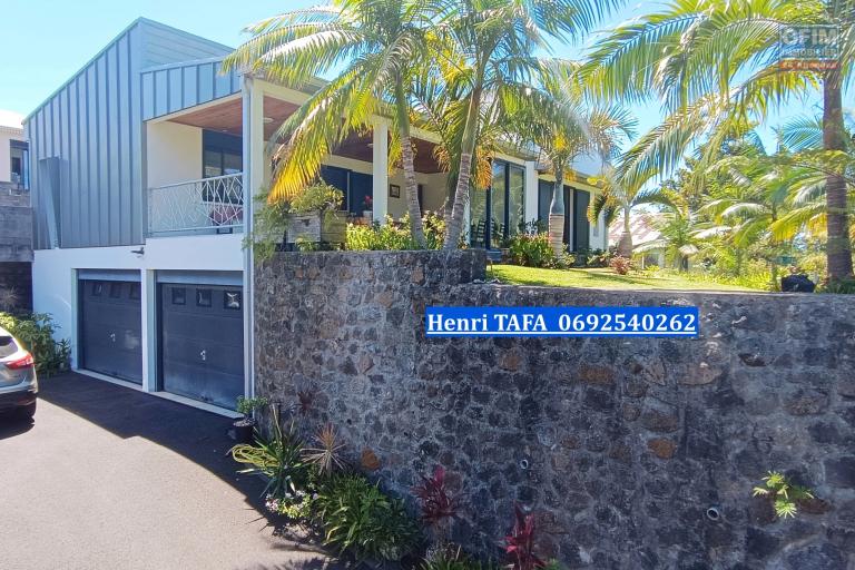 Villa F5 de 147 m2, terrain de 745 m2 (Henri TAFA 0692540262)