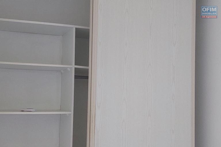 A louer au centre de Saint Leu appartement T3 en duplex dans une impasse calme