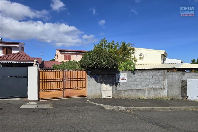 A VENDRE Villa 5 chambres Plateau-Caillou SAINT-PAUL