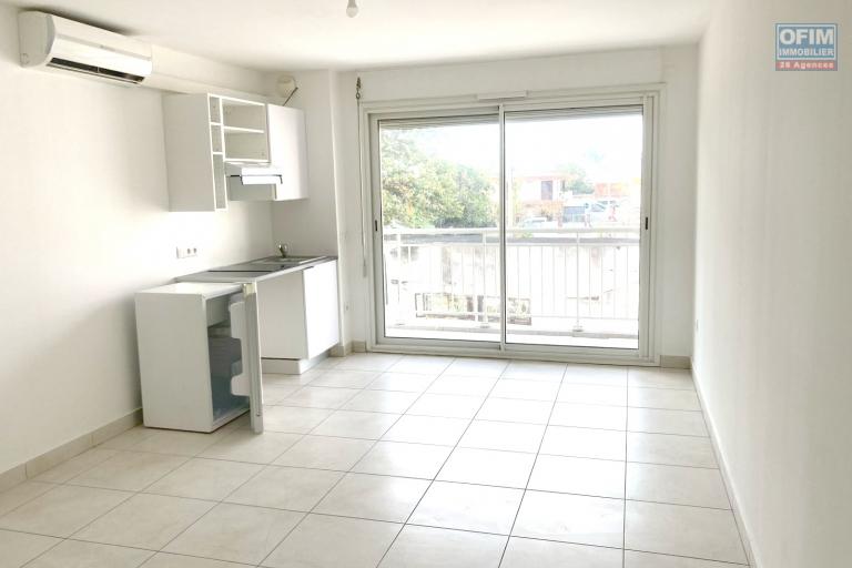 APPARTEMENT REFAIT A NEUF  DANS UNE RESIDENCE DE BON STANDING A LE PORT - IDEAL 1° ACHAT ou INVESTISSEMENT