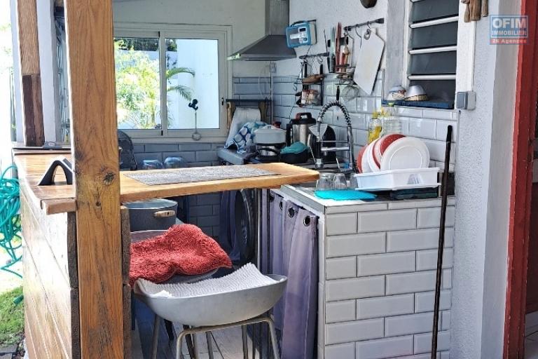 Maison F3 de 105 m2, terrain 324 m2 (Henri TAFA 0692540262) - cuisine d'été extérieure