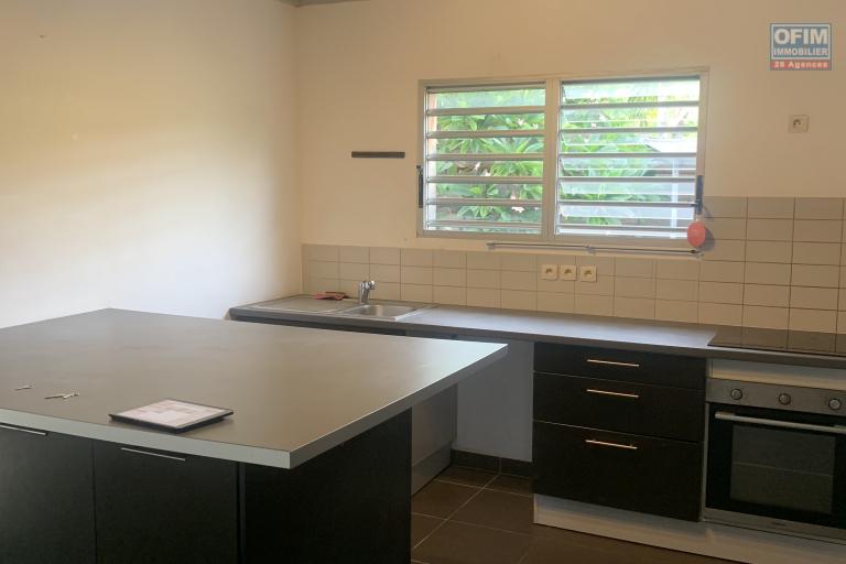 Belle Villa F4 3 chambres 118 m2 SECTEUR RESIDENTIEL MONT ROQUEFEUIL proche de toutes commodités