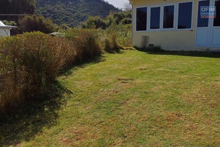 A LOUER MAISON DE TYPE F4 A LA PLAINE DES CAFRES