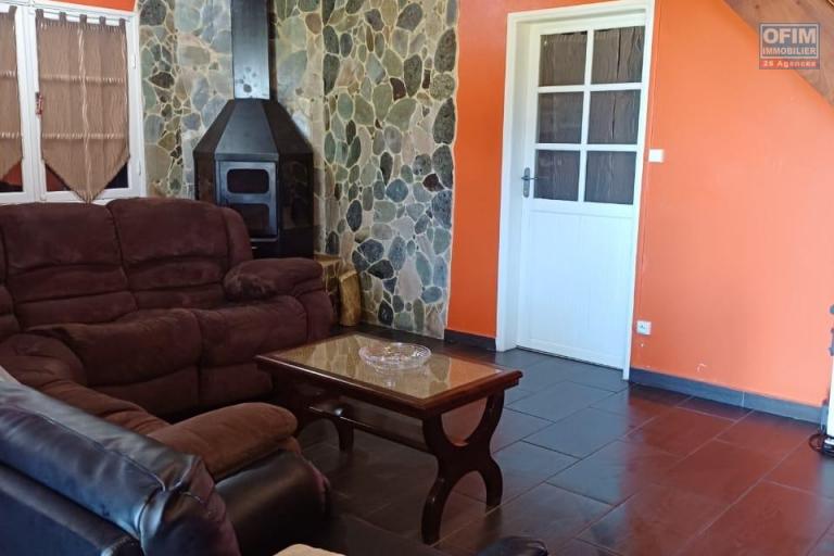 A LOUER MAISON DE TYPE F4 A LA PLAINE DES CAFRES