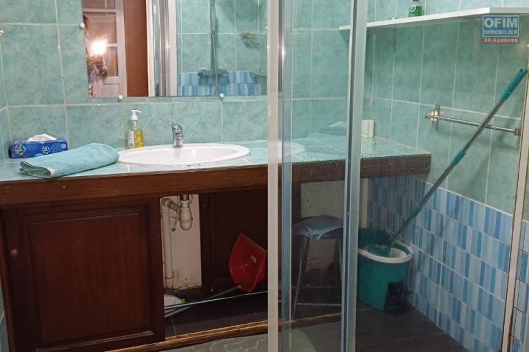 A LOUER MAISON DE TYPE F4 A LA PLAINE DES CAFRES