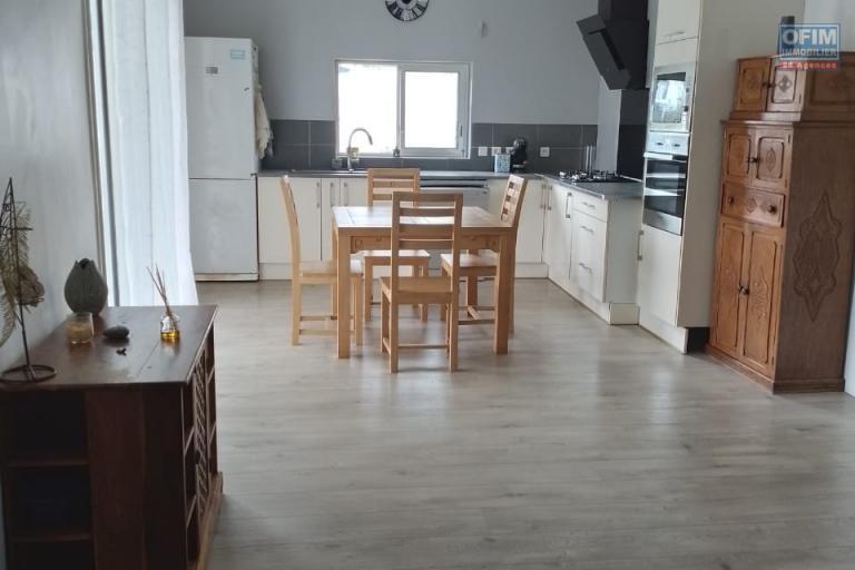 A LOUER villa F3 meublée à RAVINE DES CABRIS "Ligne des Bambous"