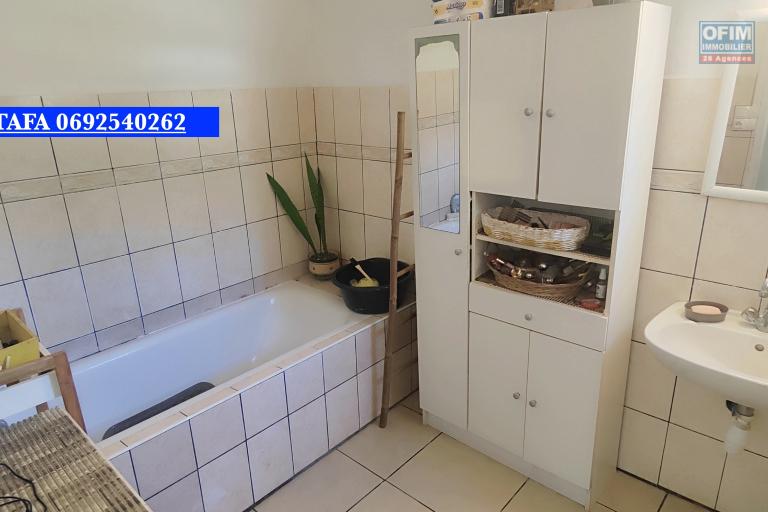 Maison F5 de 80 m2 sur terrain agricole de 2.456 m2 (Henri TAFA 0692540262).