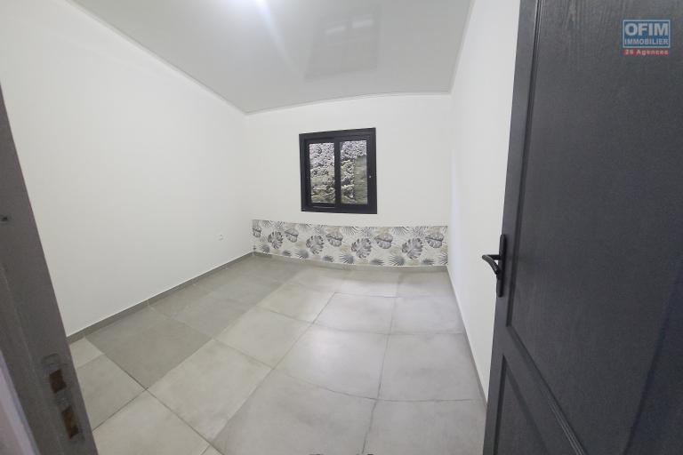 A LOUER Maison de type F4 entièrement rénovée avec VUE MER à Trois Bassins
