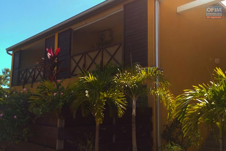 Beau duplex de type T4 de standing