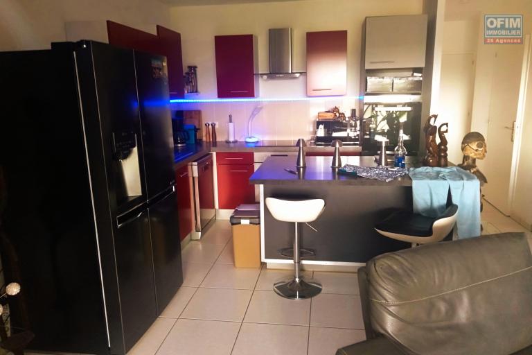 Beau duplex de type T4 de standing