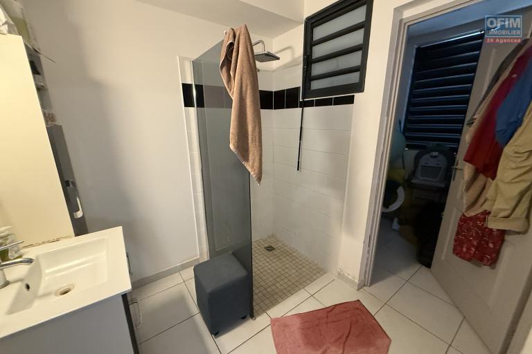 Bel appartement T2 récent de 64,55 m2, plein centre ville, ascenseur, piscine, etc...