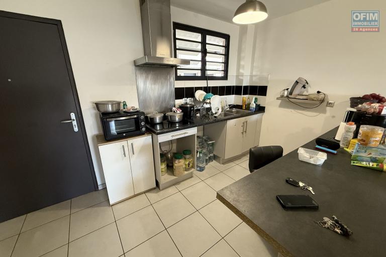 Bel appartement T2 récent de 64,55 m2, plein centre ville, ascenseur, piscine, etc...