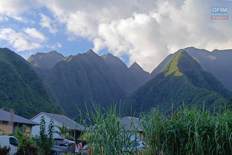 Charmante maison créole  3 chambres avec vue imprenable sur les montagnes à Bras Long Entre Deux
