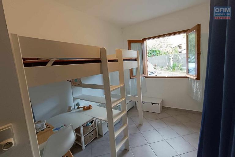 Charmante maison créole  3 chambres avec vue imprenable sur les montagnes à Bras Long Entre Deux
