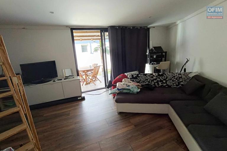Charmante maison créole  3 chambres avec vue imprenable sur les montagnes à Bras Long Entre Deux