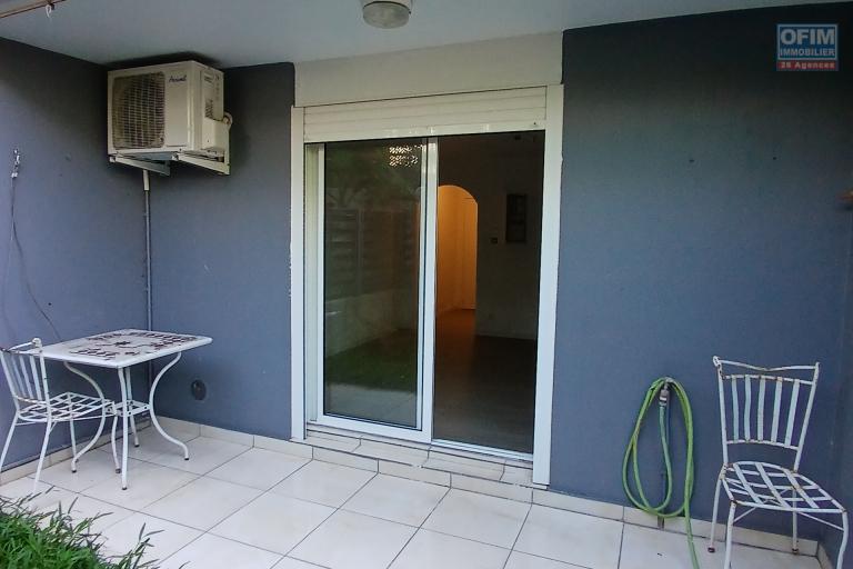 A LOUER un beau studio avec cour sur Sainte-Marie à 550 euros!!