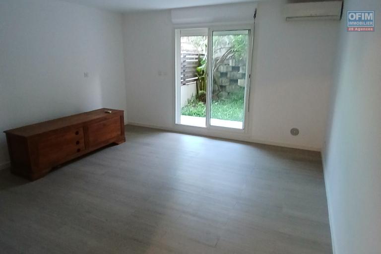 A LOUER un beau studio avec cour sur Sainte-Marie à 550 euros!!