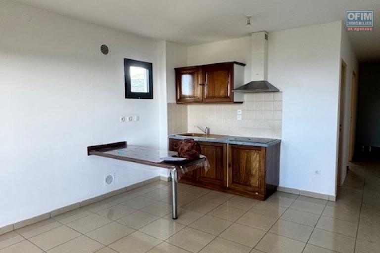 A louer cet jolie appartement de type F2 résidence INDRASANJIV à Domenjod Sainte Clotilde.