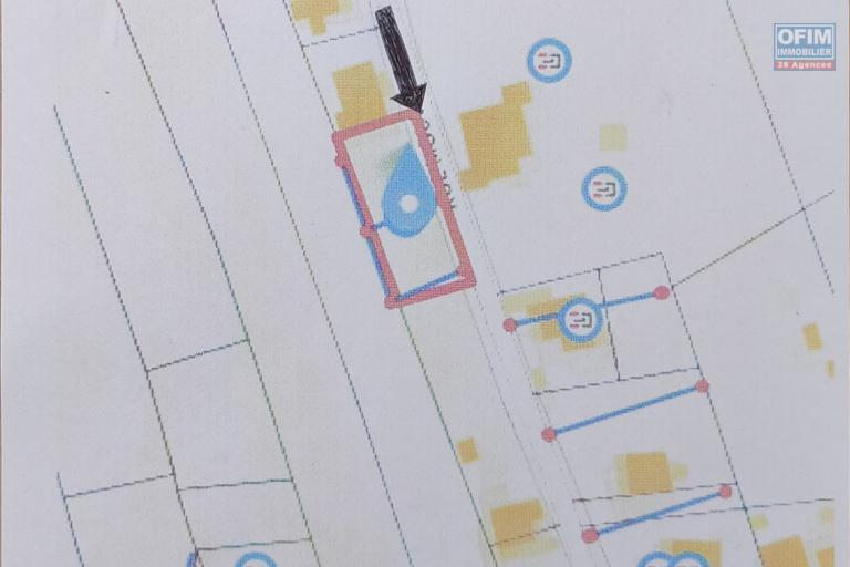 Terrain de 370 m2 constructible à Saint-Joseph