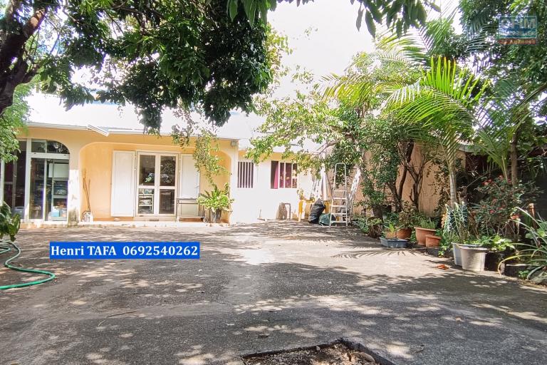 Maison de type F5 à étage, jardin (Henri TAFA 0692540262)