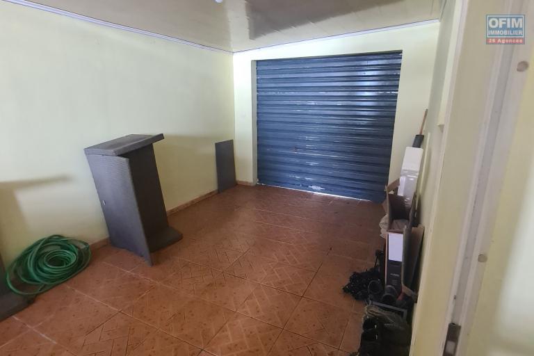 MAISON F4 SITUÉE À RIVIERE DU MAT LES BAS