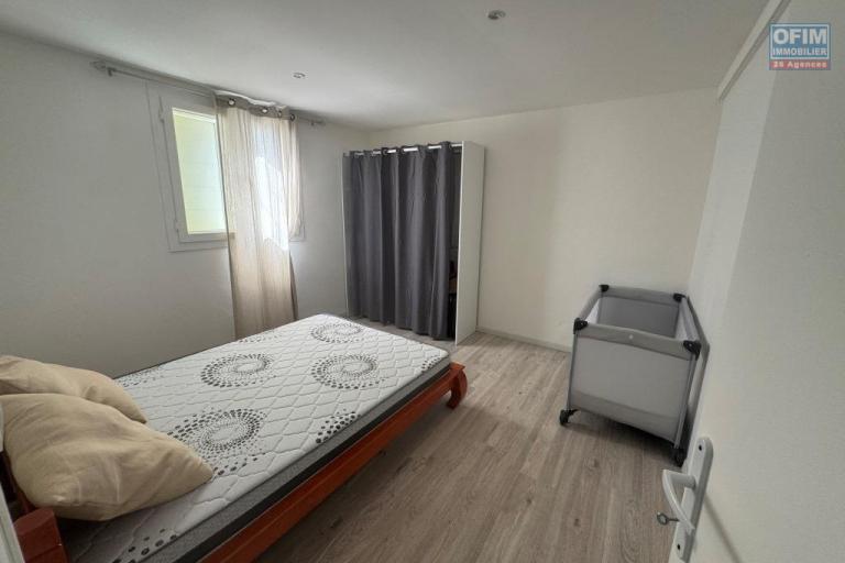 A louer magnifique villa MEUBLE F5 de plain-pied entièrement rénovée d'environ 120 m²  à Berive