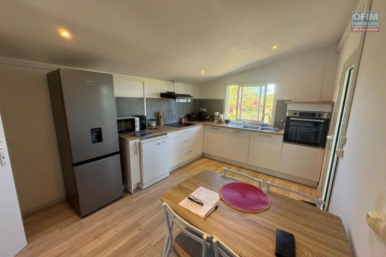A louer magnifique villa MEUBLE F5 de plain-pied entièrement rénovée d'environ 120 m²  à Berive