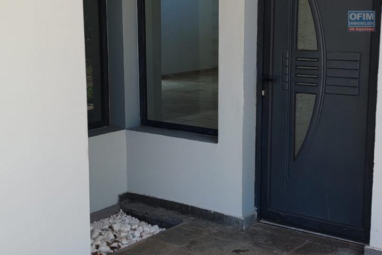 A LOUER BELLE VILLA MODERNE DE TYPE F4 A BEAUSEJOUR