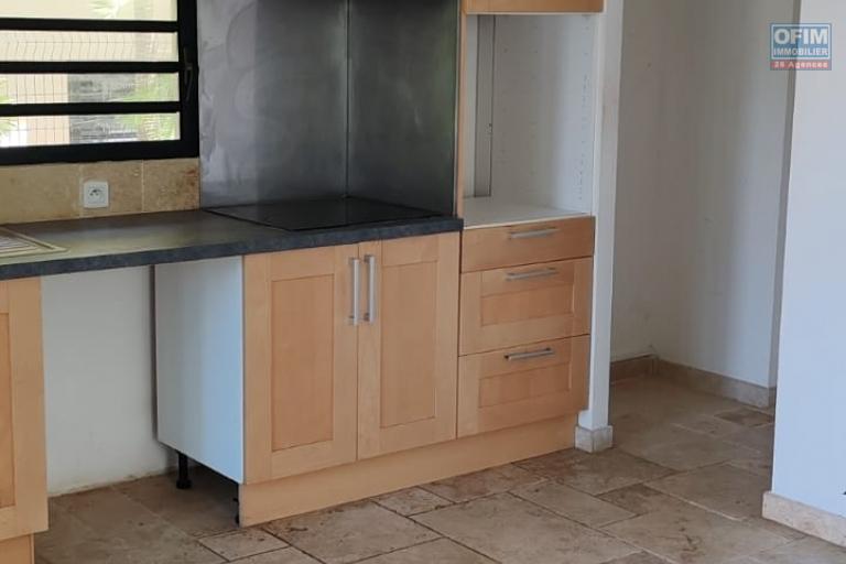 A LOUER BELLE VILLA MODERNE DE TYPE F4 A BEAUSEJOUR