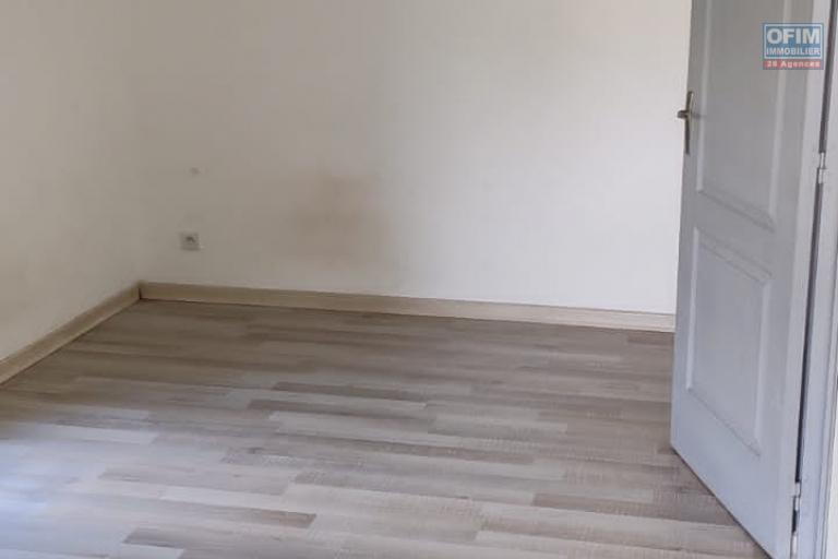 A LOUER BELLE VILLA MODERNE DE TYPE F4 A BEAUSEJOUR
