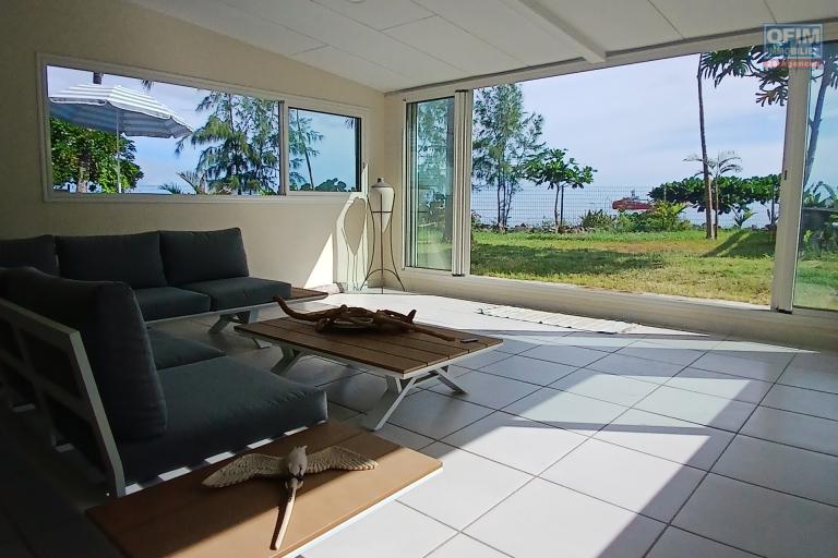 A VENDRE SUPERBE VILLA  F4 IDEALEMENT SITUEE EN BORD DE MER DE SAINT-PAUL