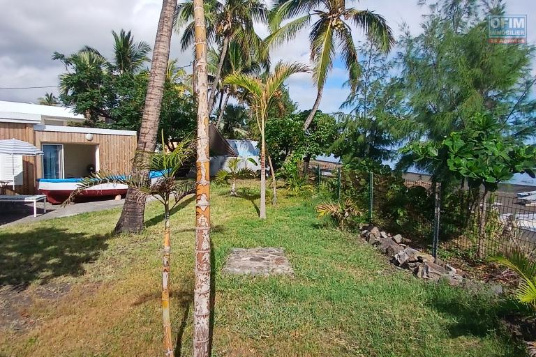 A VENDRE SUPERBE VILLA  F4 IDEALEMENT SITUEE EN BORD DE MER DE SAINT-PAUL