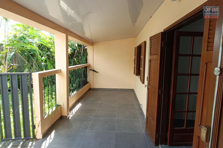 A vendre Villa F5 de 130 m2 avec grand garage à Sainte-Anne