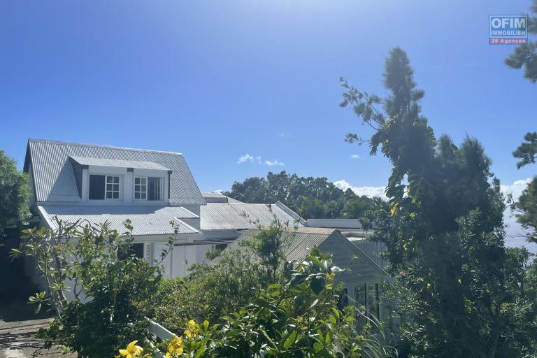 À vendre villa type F4 avec ses deux T2 indépendants