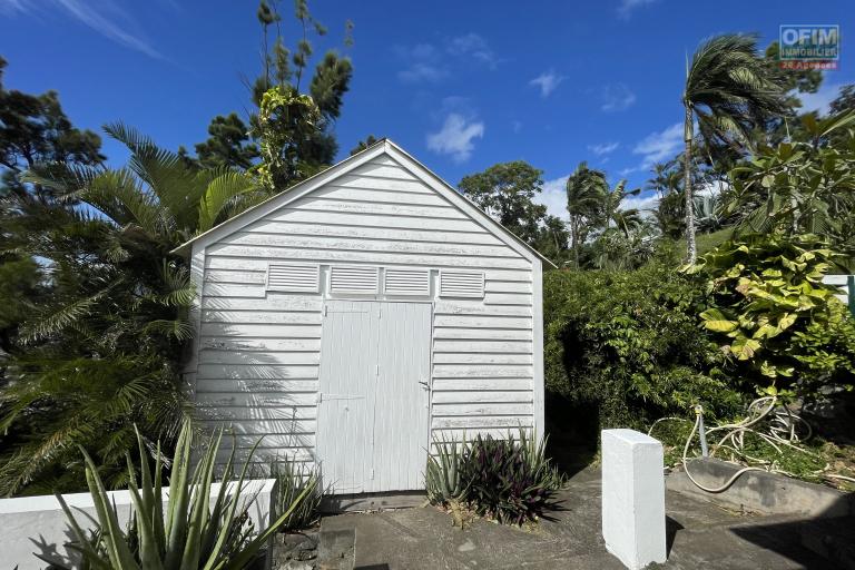 À vendre villa type F4 avec ses deux T2 indépendants - Vue kiosque ou se trouve le jacuzzi avec vue