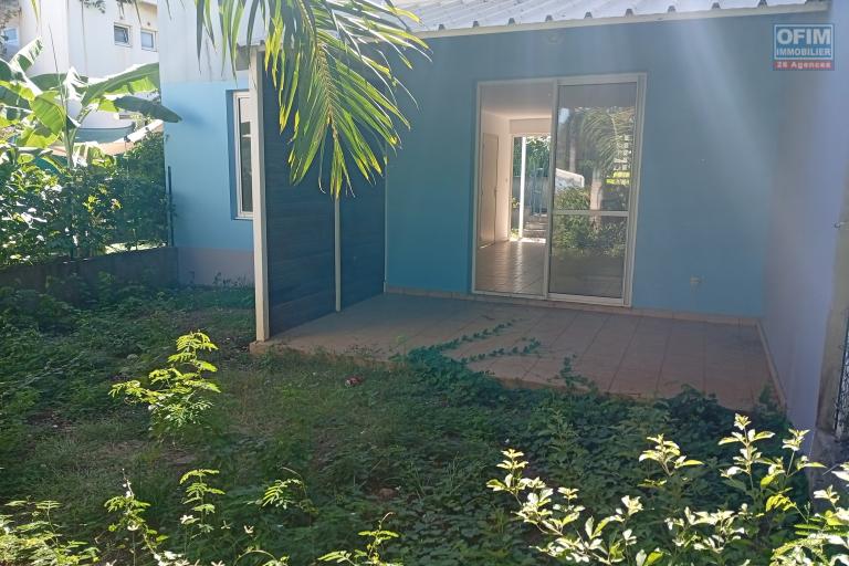 A LOUER APPARTEMENT T2 EN REZ DE JARDIN DE 60 M2 A LA SALINE LES BAINS