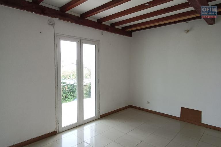 A vendre Villa F5 de 165 m2 avec garage à Bras des Calumets