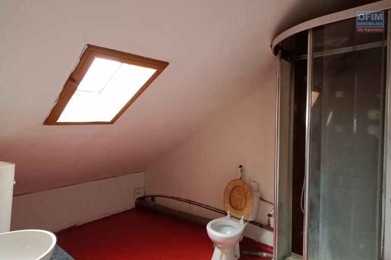 A vendre Villa F5 de 165 m2 avec garage à Bras des Calumets