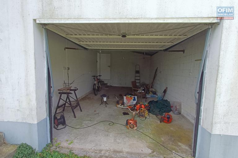 A vendre Villa F5 de 165 m2 avec garage à Bras des Calumets