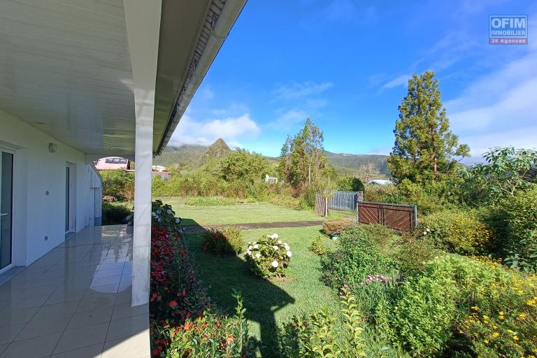 A vendre Villa F5 de 165 m2 avec garage à Bras des Calumets