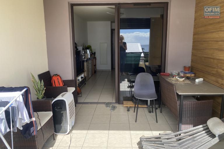 A vendre bel appartement  type T3 au centre ville de la Possession avec belle vue mer et montagne.