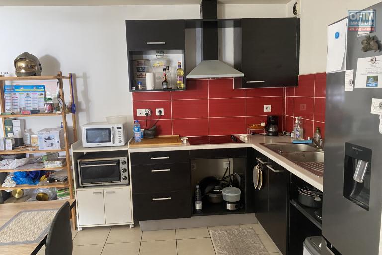 A vendre bel appartement  type T3 au centre ville de la Possession avec belle vue mer et montagne.
