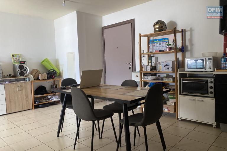 A vendre bel appartement  type T3 au centre ville de la Possession avec belle vue mer et montagne.