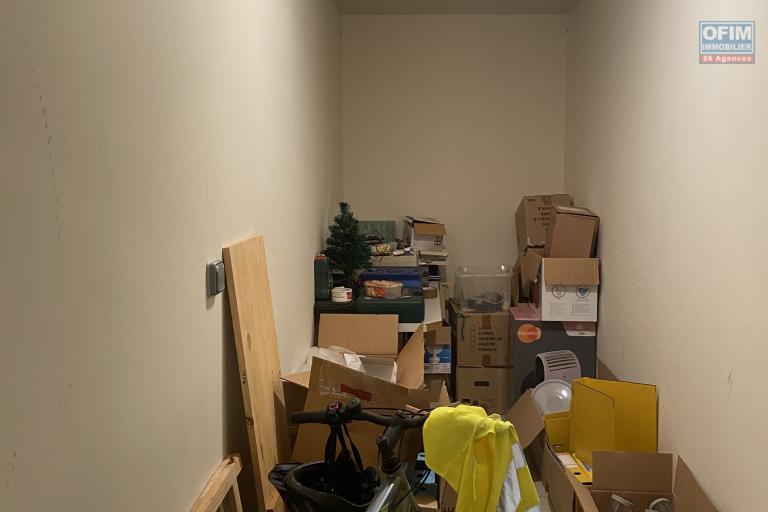 A vendre bel appartement  type T3 au centre ville de la Possession avec belle vue mer et montagne.