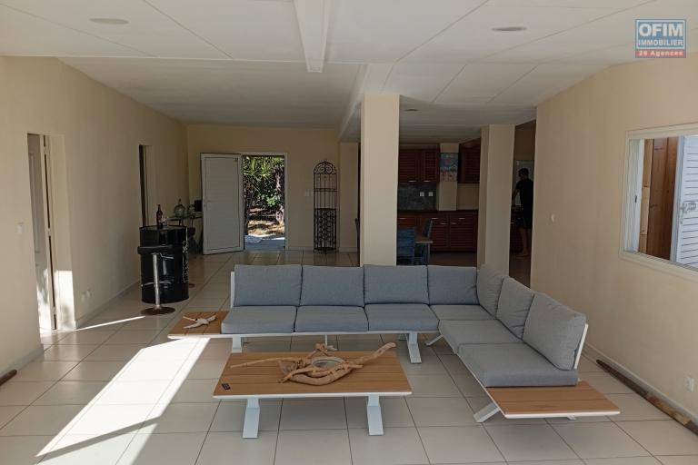 A VENDRE MAISON F4 EN BORD DE PLAGE A ST PAUL