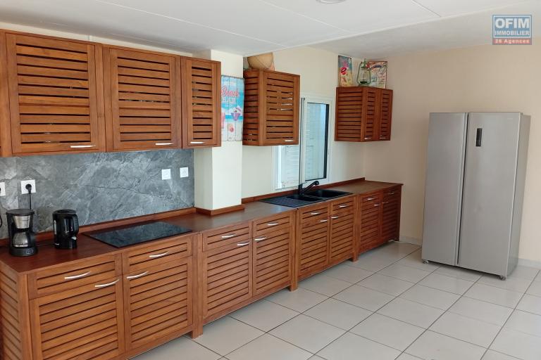 A VENDRE MAISON F4 EN BORD DE PLAGE A ST PAUL