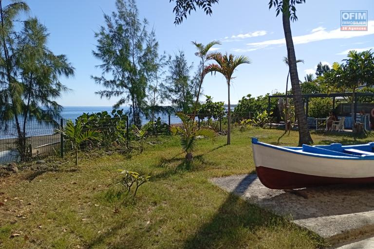 A VENDRE MAISON F4 EN BORD DE PLAGE A ST PAUL